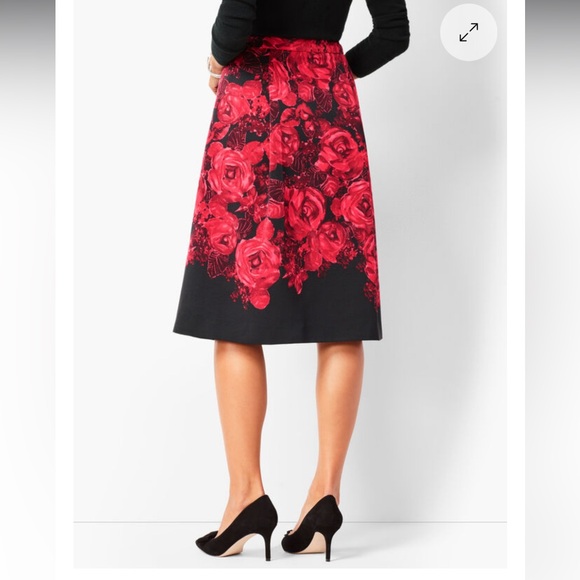 Talbots Full Pleated Holiday Skirt Red Floral Sz 10 - Picture 3 of 10